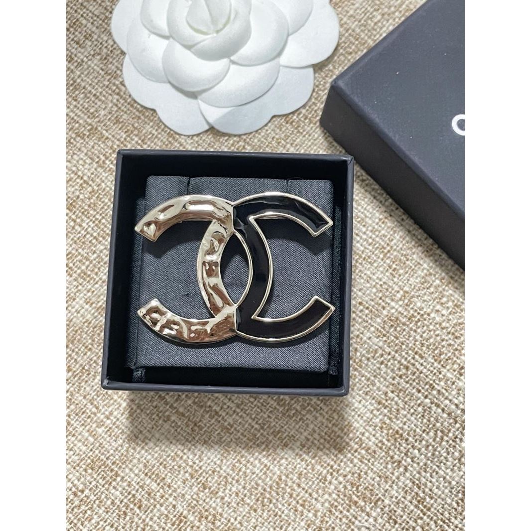 Chanel Brooches - Click Image to Close